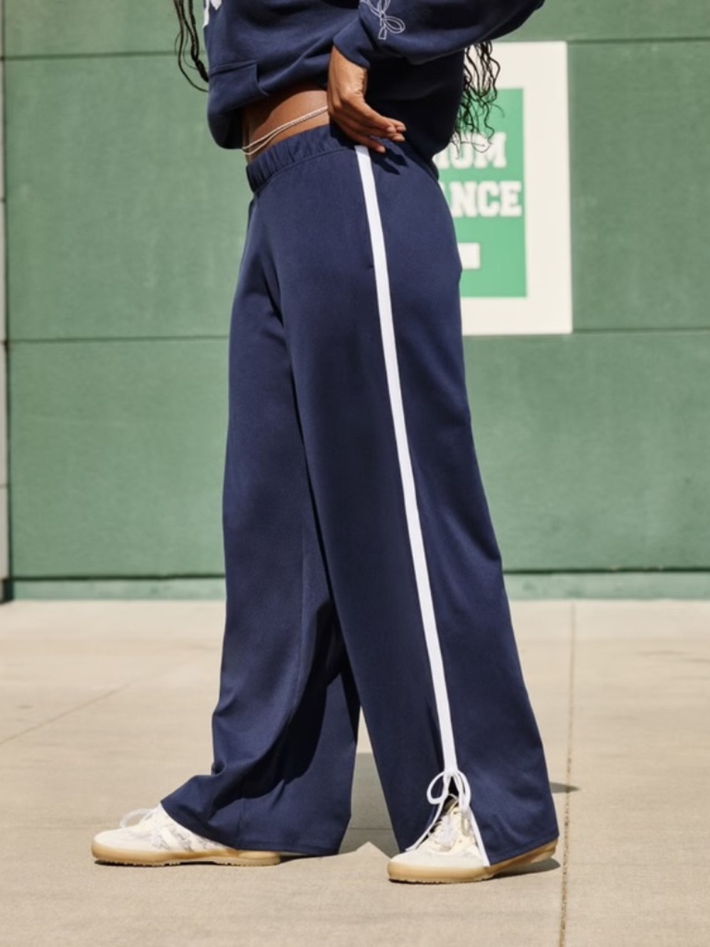 Hollister Hicks Active Side Bow Baggy Pants